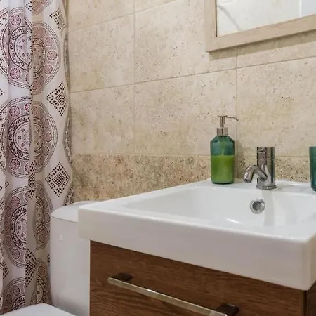 Kanchitos - 2bdr Spacious Place *